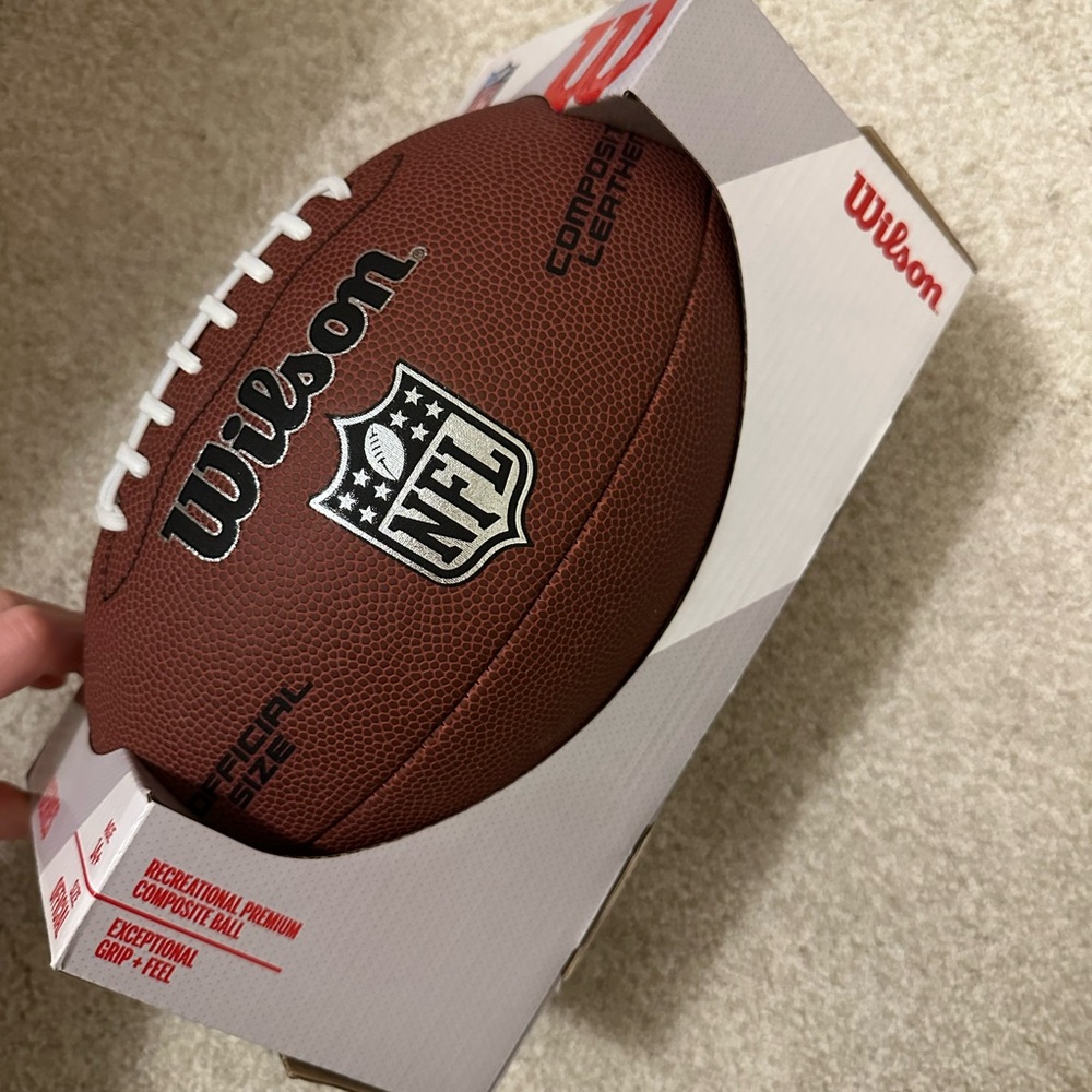 Wilson NFL Silver Series Football Official Size BRAND NEW IN THE ORIGINAL BOX! - Picture 2 of 6